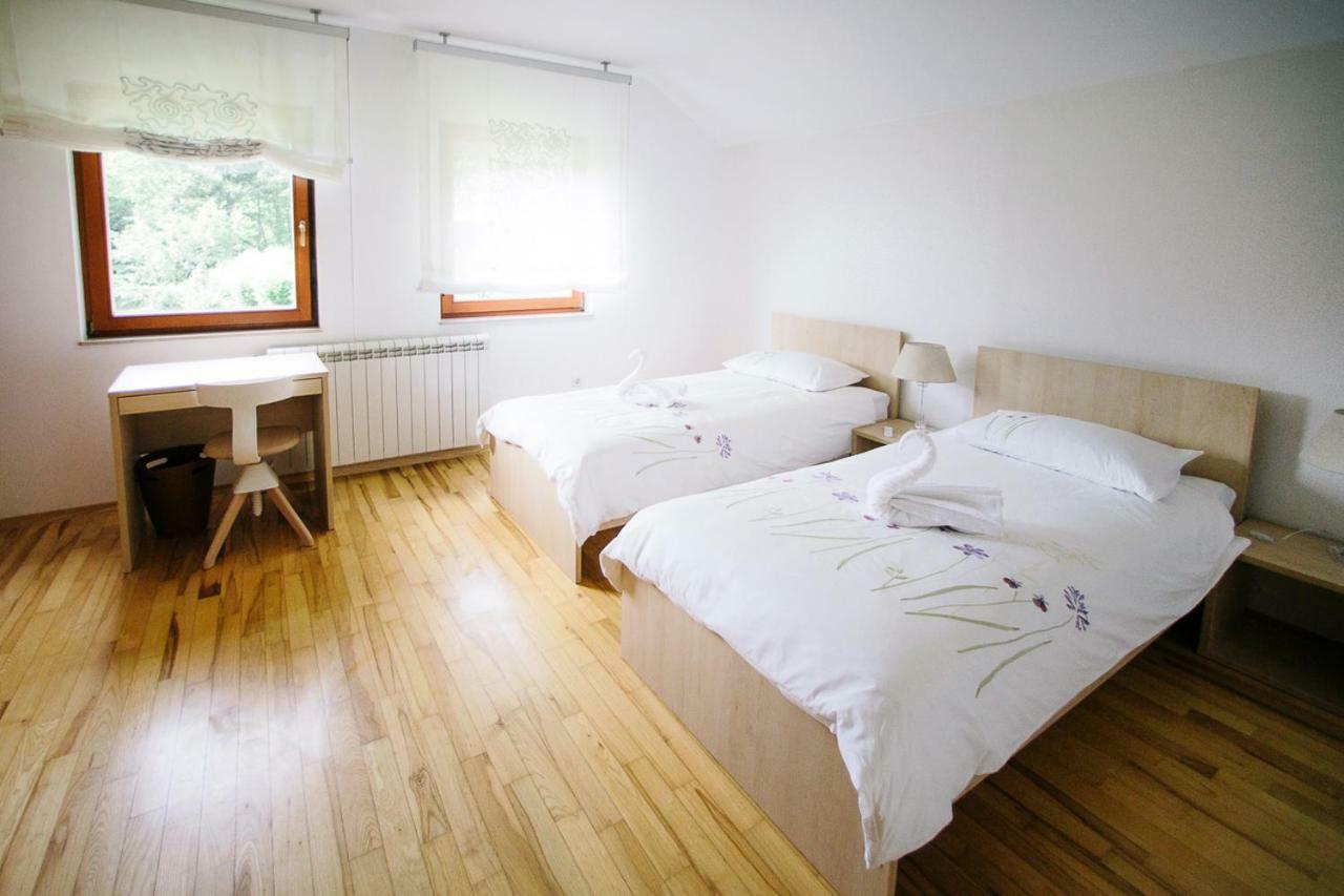 Hisa Krivopeta Apartment โคบาริด ภายนอก รูปภาพ