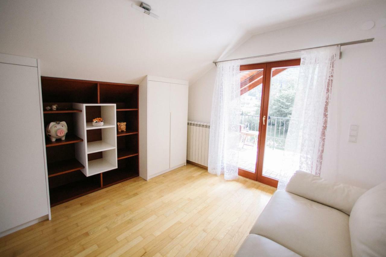 Hisa Krivopeta Apartment โคบาริด ภายนอก รูปภาพ