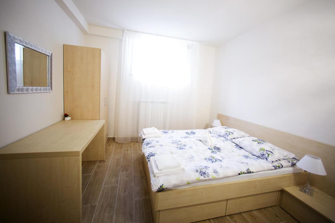 Hisa Krivopeta Apartment โคบาริด ภายนอก รูปภาพ